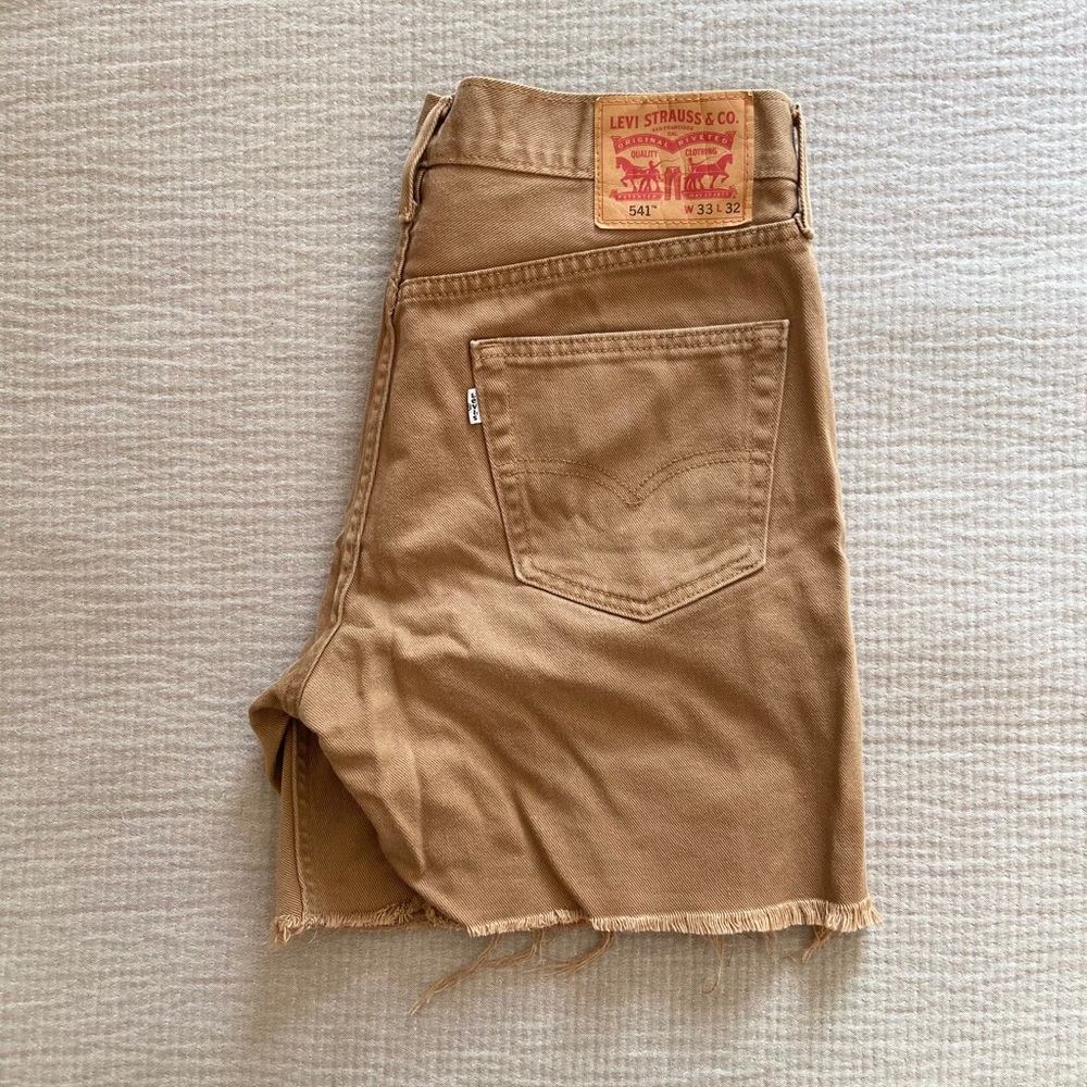 Levi’s 541 Cutoff Shorts // Khaki